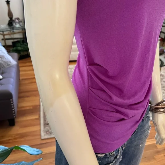Express One Fuchsia Shoulder Top - Picture 5 of 9